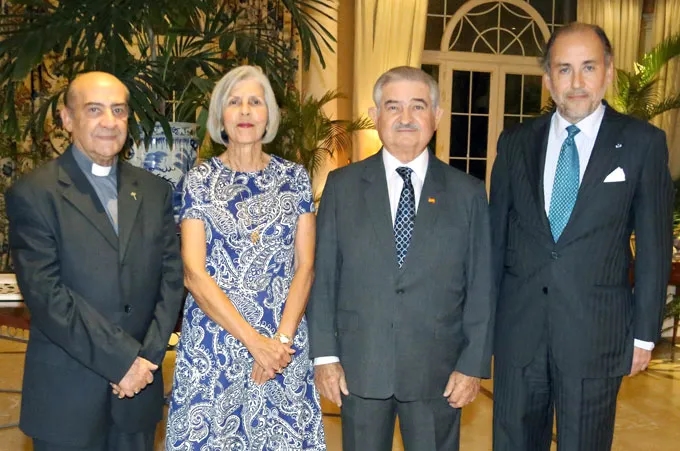 Román Ramos Uría recibe la Orden del Mérito Civil concedida por Felipe VI, Rey de España