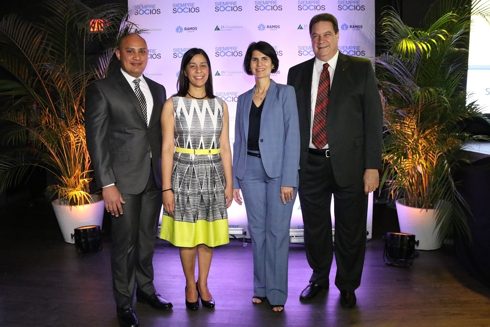 Grupo Ramos y Junior Achievement Dominicana renuevan su programa educativo SIEMPRE-SOCIOS